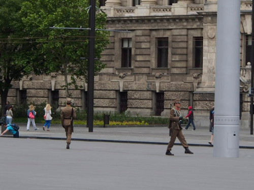 soldiers in front of parliament changing places
