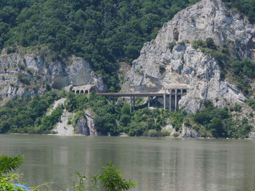 road on the serbian side