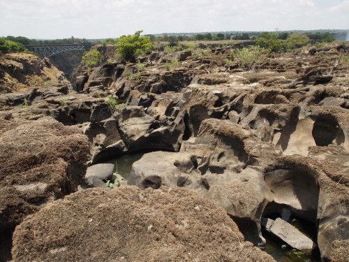 Upper side without water